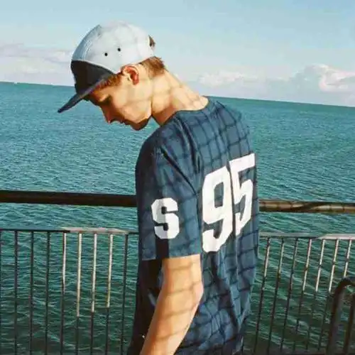 6686体育平台铜牌作者像梦一场