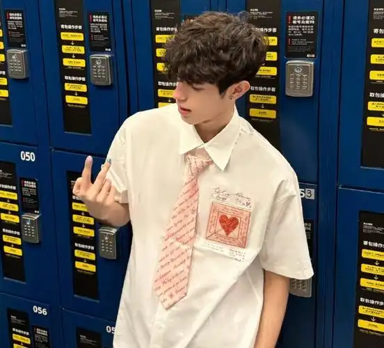 6686体育平台初级作者Aubrey