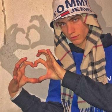 6686体育平台初级作者Carol