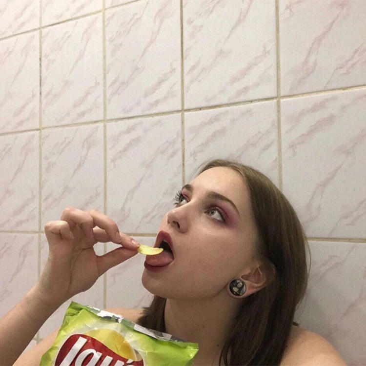 6686体育平台海外作者姿态美