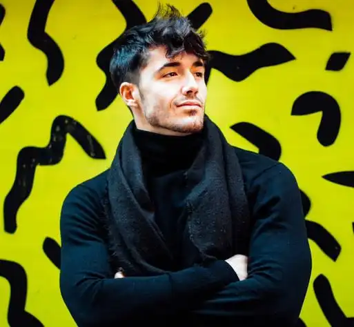 6686体育平台铁牌作者Georgia