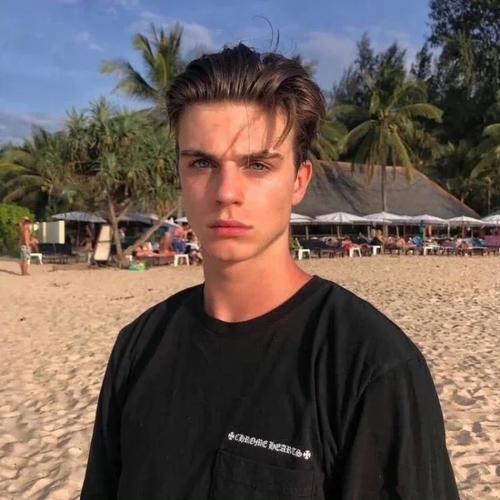 6686体育平台海外作者半衾梦