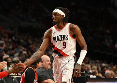 开拓者单节命中9记三分球，第二节净胜勇士13分实现逆转局